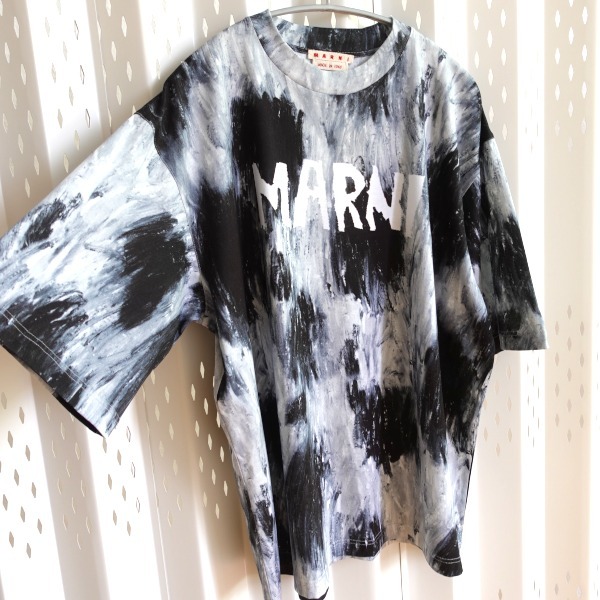 “MARNI” ブラッシュドプリント×ロゴTシャツ