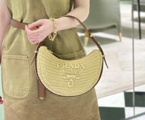【VIPセールで奇跡】PRADA（プラダ）ショルダー