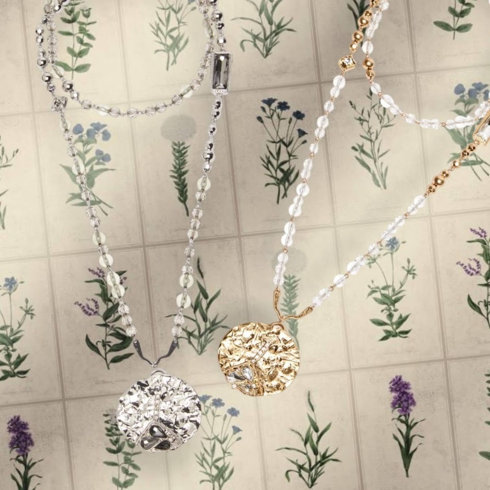 TEVERE ペンダント付き ロングネックレス