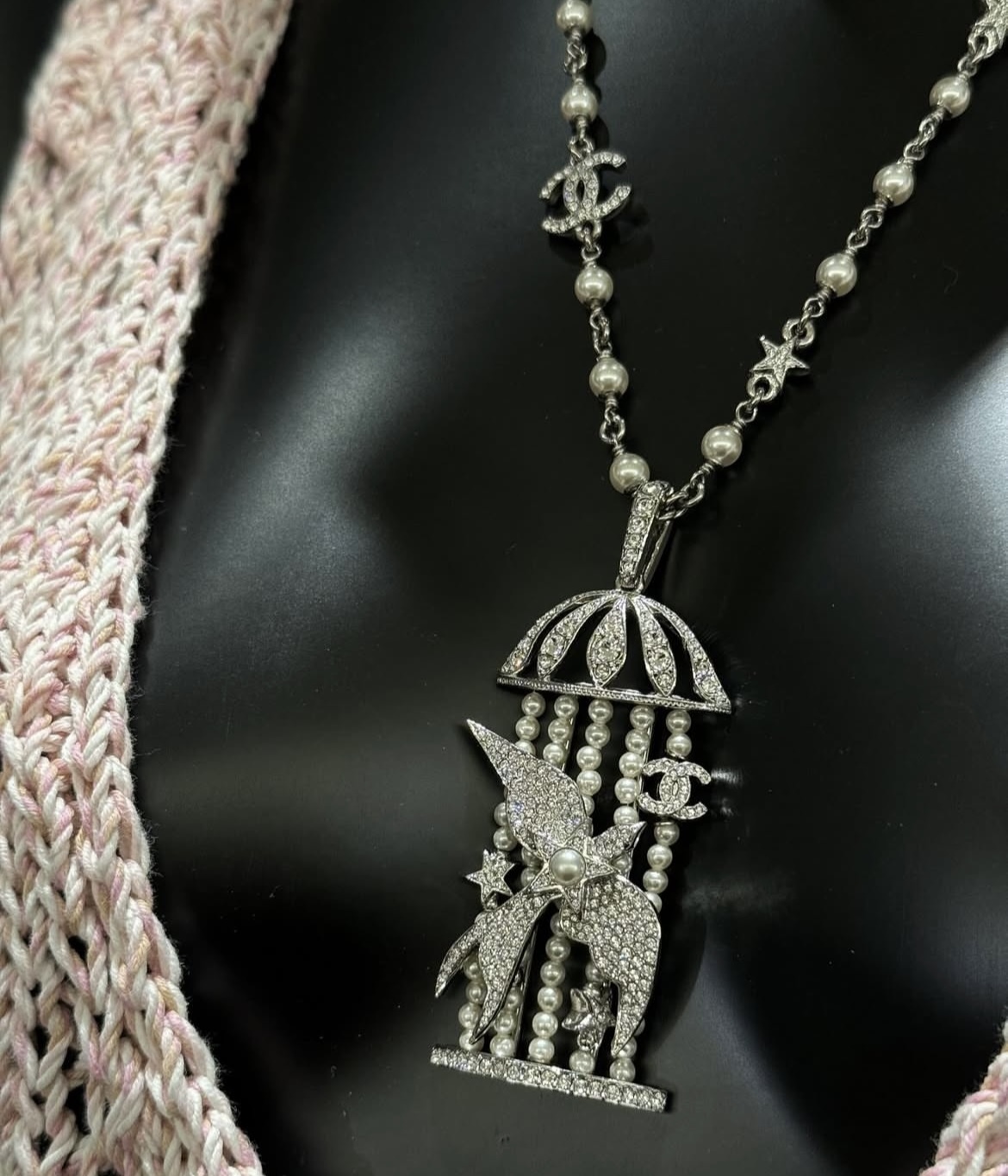 ゴージャス 胸元を彩るエレガントデザイン CHANEL ネックレス