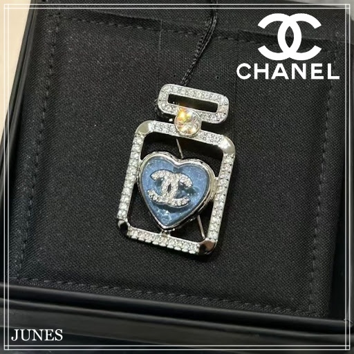 ワンランク上のお洒落を♪【CHANEL】ボトル型 ブローチ