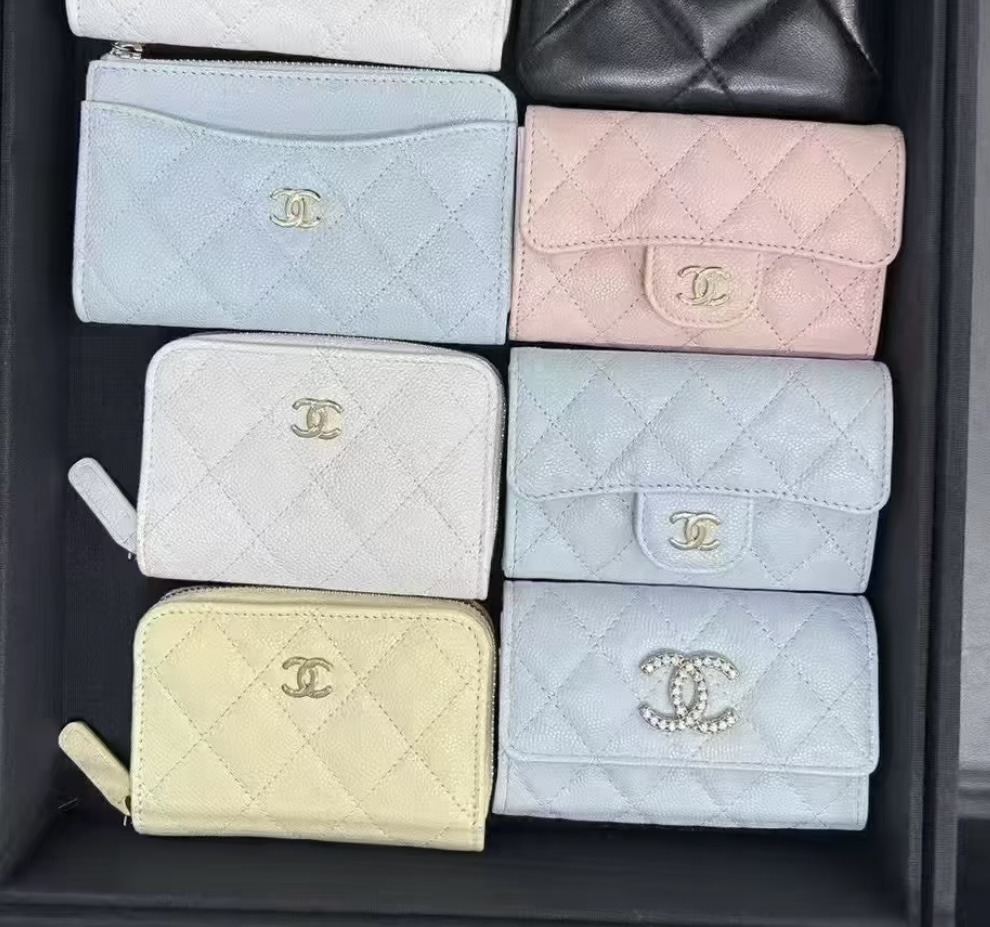 春カラー揃いました！ギフトにも★CHANEL フラップカードケース