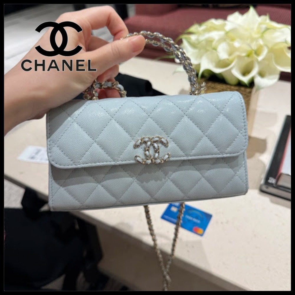 【サイズ感が丁度いい♪】CHANEL 25ss フォンケース