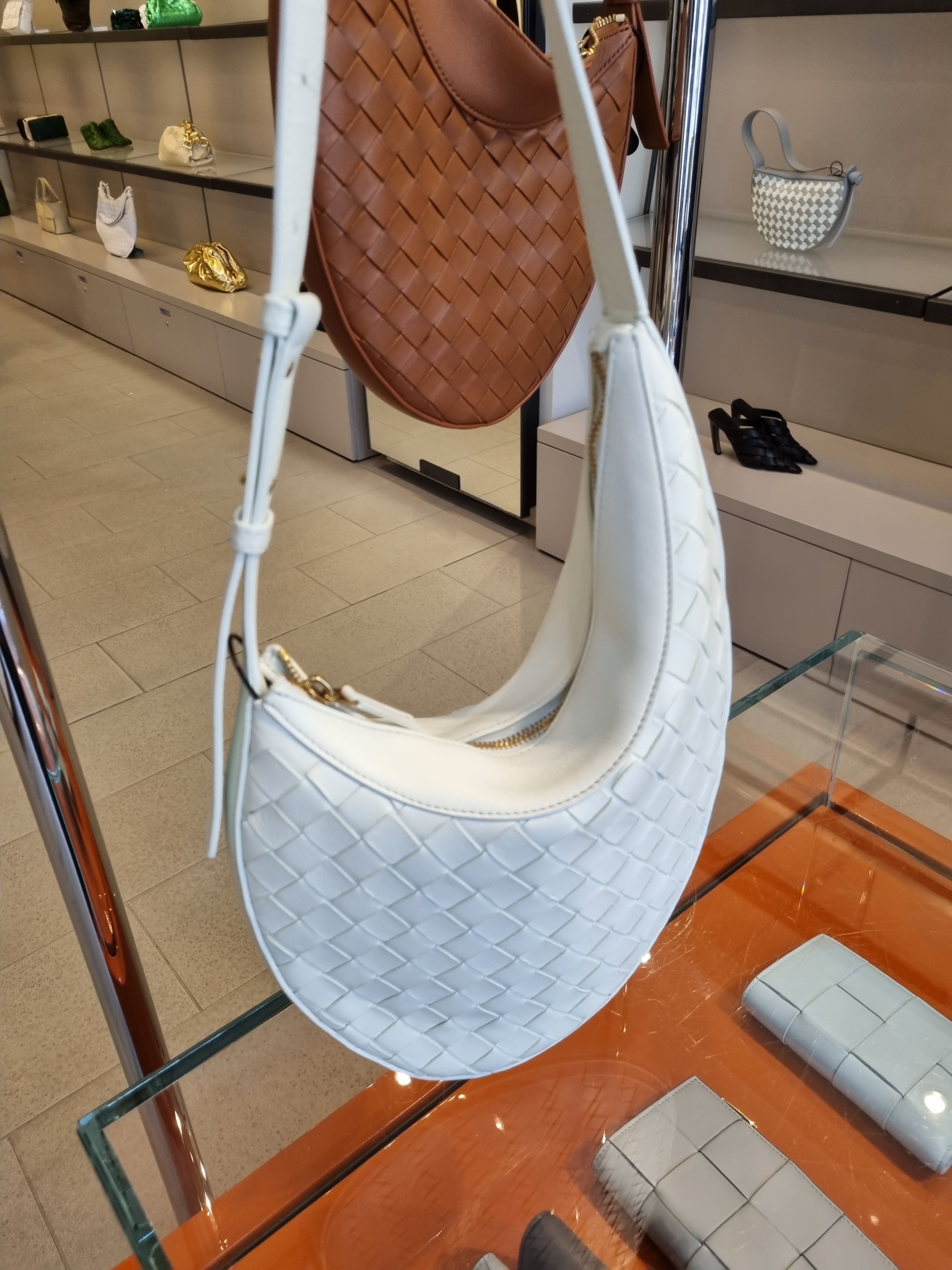 直営店買付【BOTTEGA VENETA】ショルダー BAG 755074 VCPP1 1824