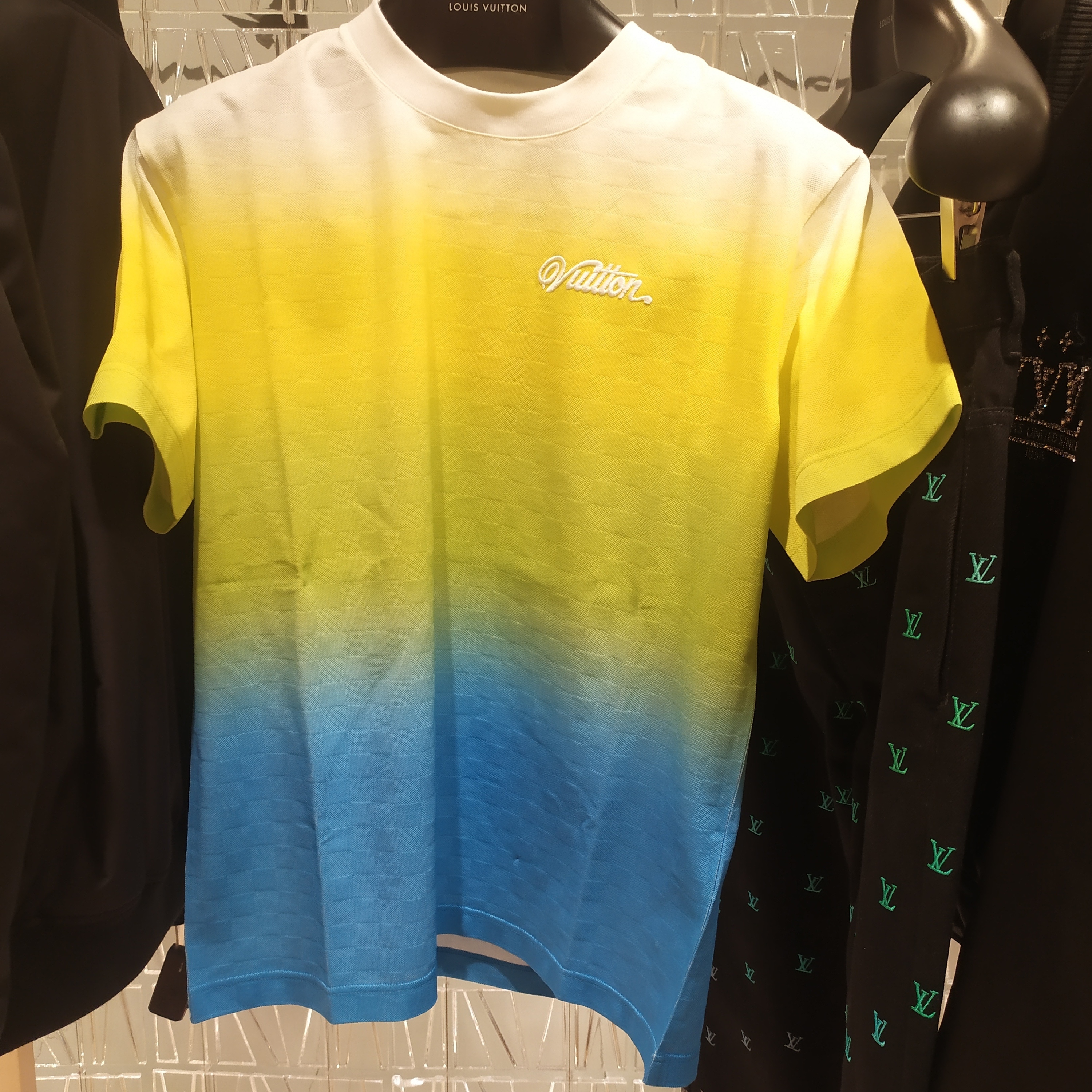 パリ直送!【ルイ・ヴィトン】☆グラデーションダミエTシャツ☆