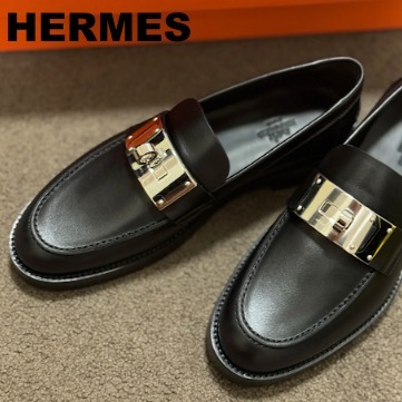 【定番アイテム】HERMES ホットモカシン ローファー