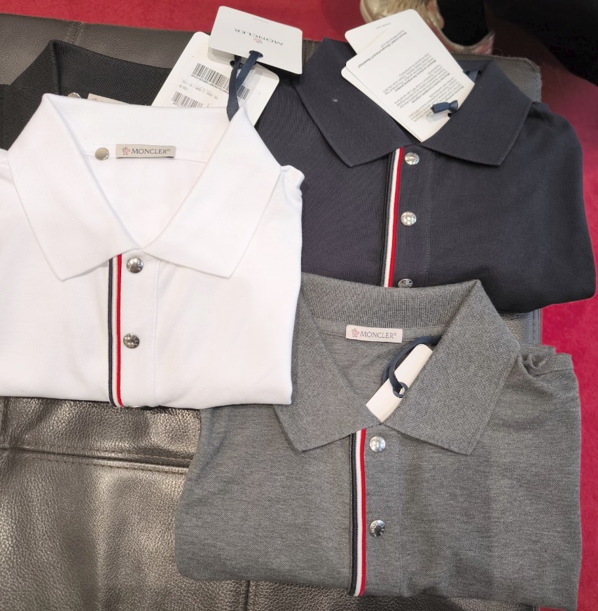 【MONCLER】24SS 袖ロゴパッチ スナップボタンポロシャツ