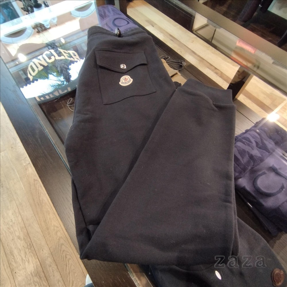 セール♪Moncler スウェットパンツ
