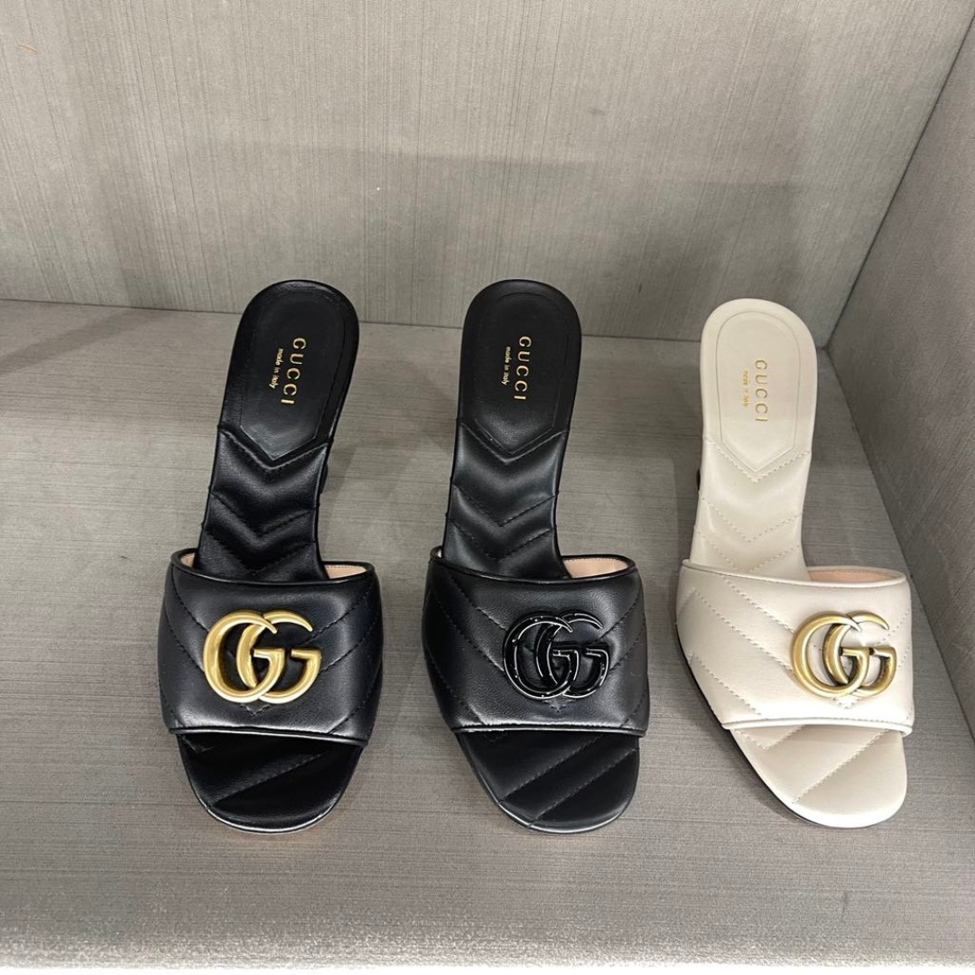 お買い得！！★グッチ★ MARMONT レザーサンダル