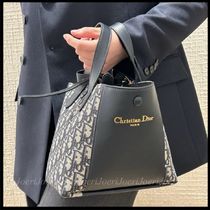 【上品なイメージ♪】Dior★ショルダーバッグ 上品なデザイン】Dior オブリーク モール バケットバッグ (Dior