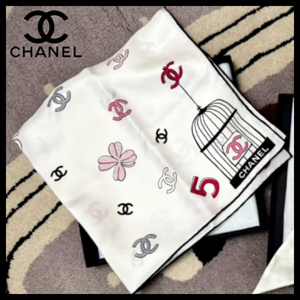 【優雅な雰囲気を演出する♪】CHANEL スカーフ