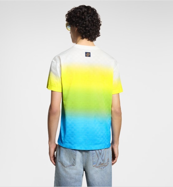 《鮮やかグラデで目を惹く♡》Louis Vuitton Tシャツ