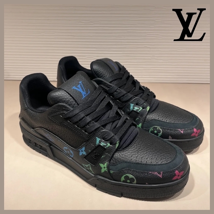 《モノグラム》Louis Vuitton ブラックスニーカー