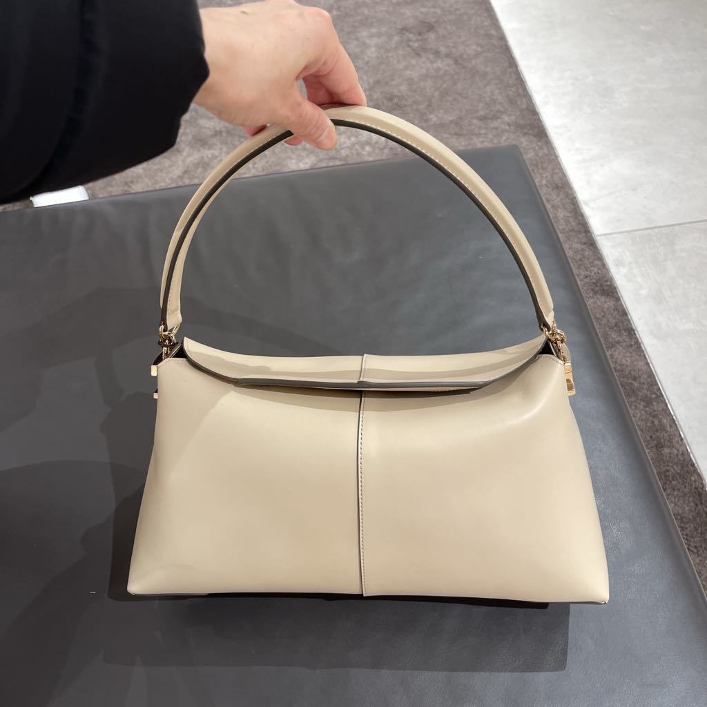 ★ TOD'S ★メッセンジャー TRAC レザー ショルダー バッグ