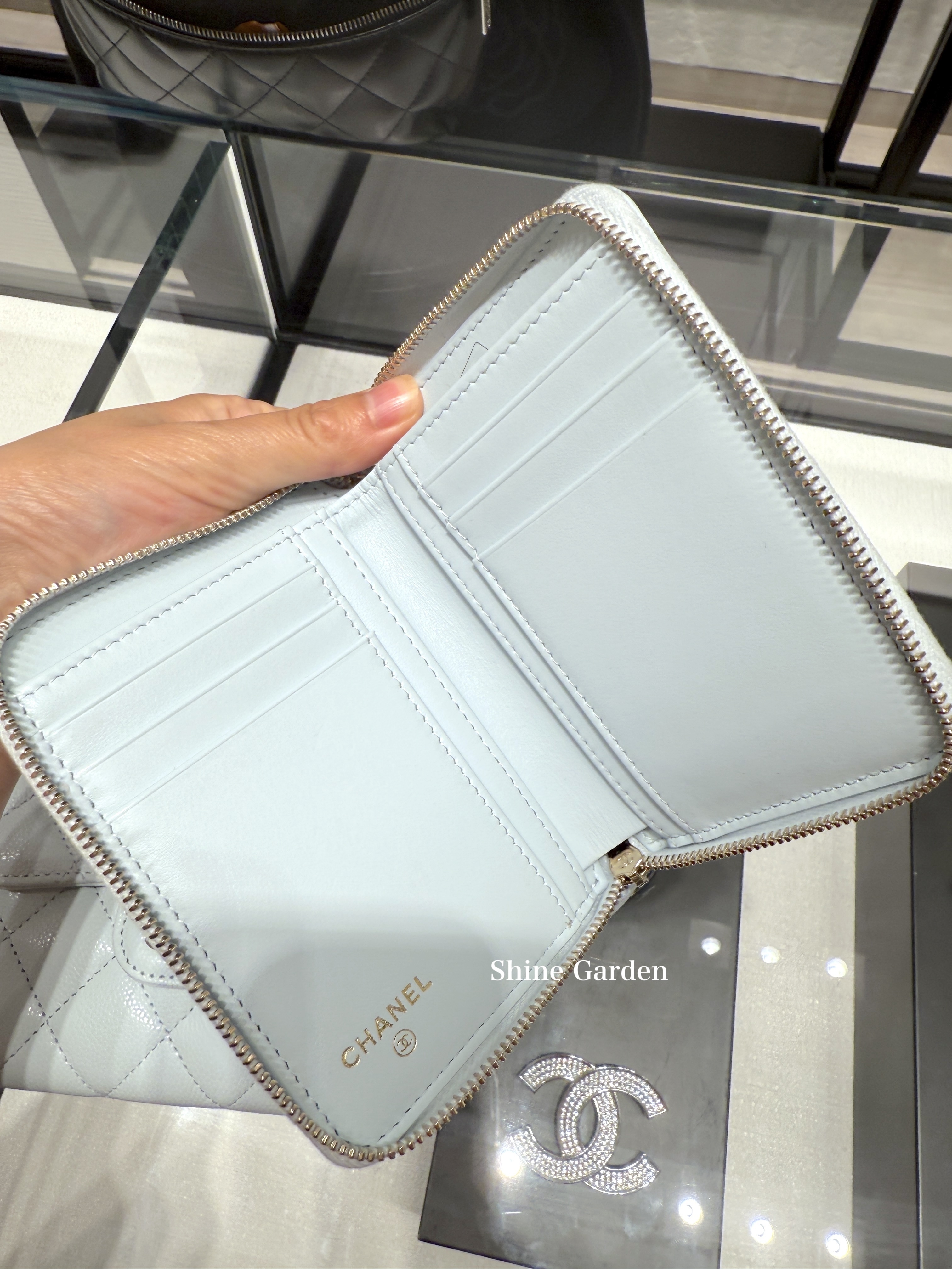 25ss 新デザイン☆】CHANEL ジップカードケース 財布 お札入る