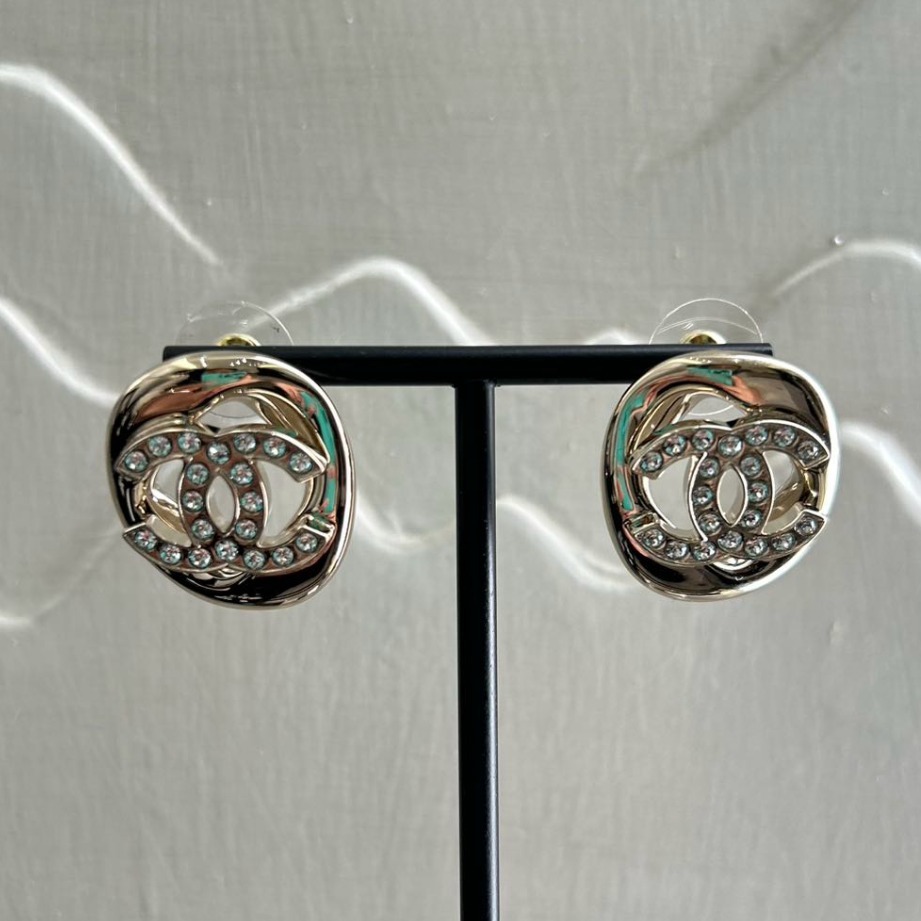 《ゴージャスなCCマーク♪》CHANEL ピアス CCロゴ
