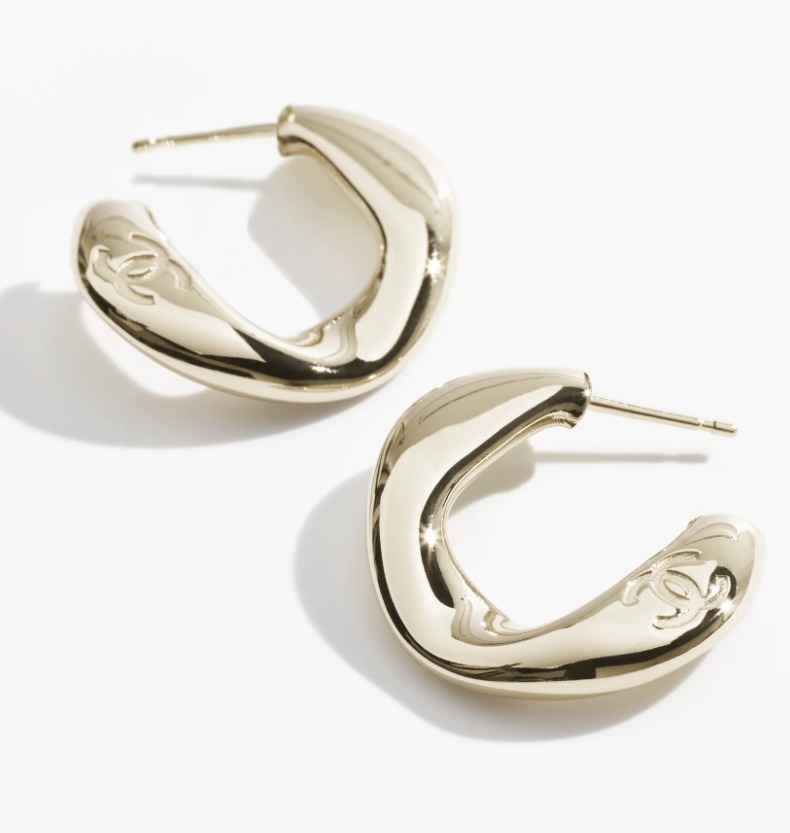 《シンプルなデザイン♪》CHANEL フープ ピアス CCロゴ