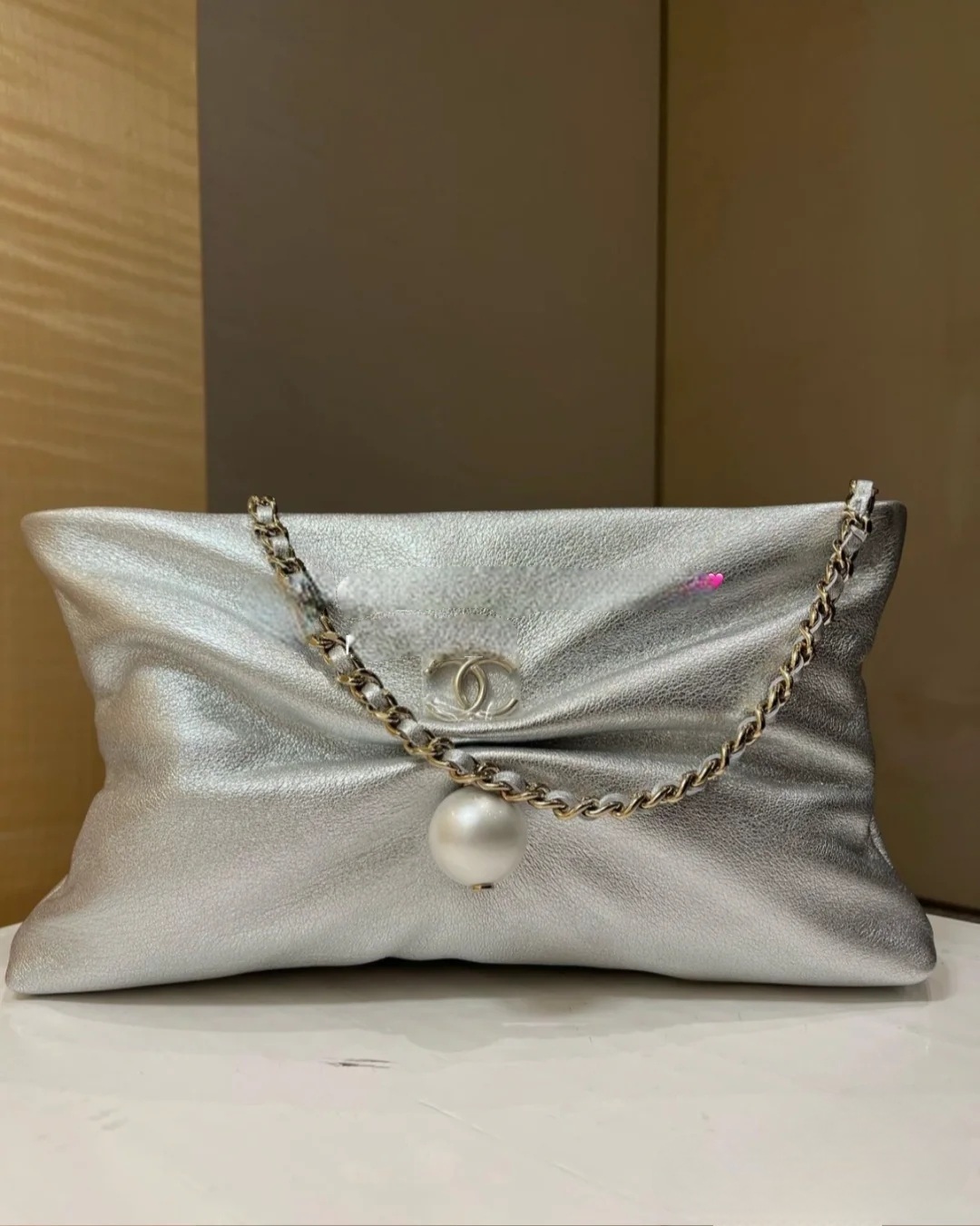 【パール♪】CHANEL 25ss ファッショナブルクラッチ パールがかわいい☆25S】CHANEL チェーンクラッチ バッグ