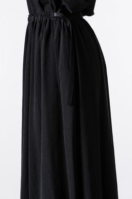 常田大希愛用《Yohji Yamamoto》スカート風ギャザーパンツ