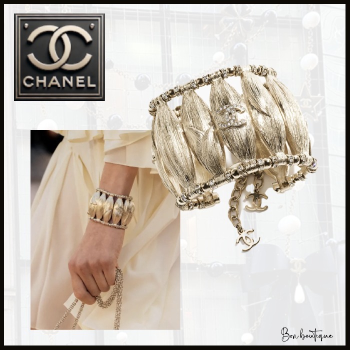 【彫刻のような存在感】CHANEL メタル＆ストラス バングル