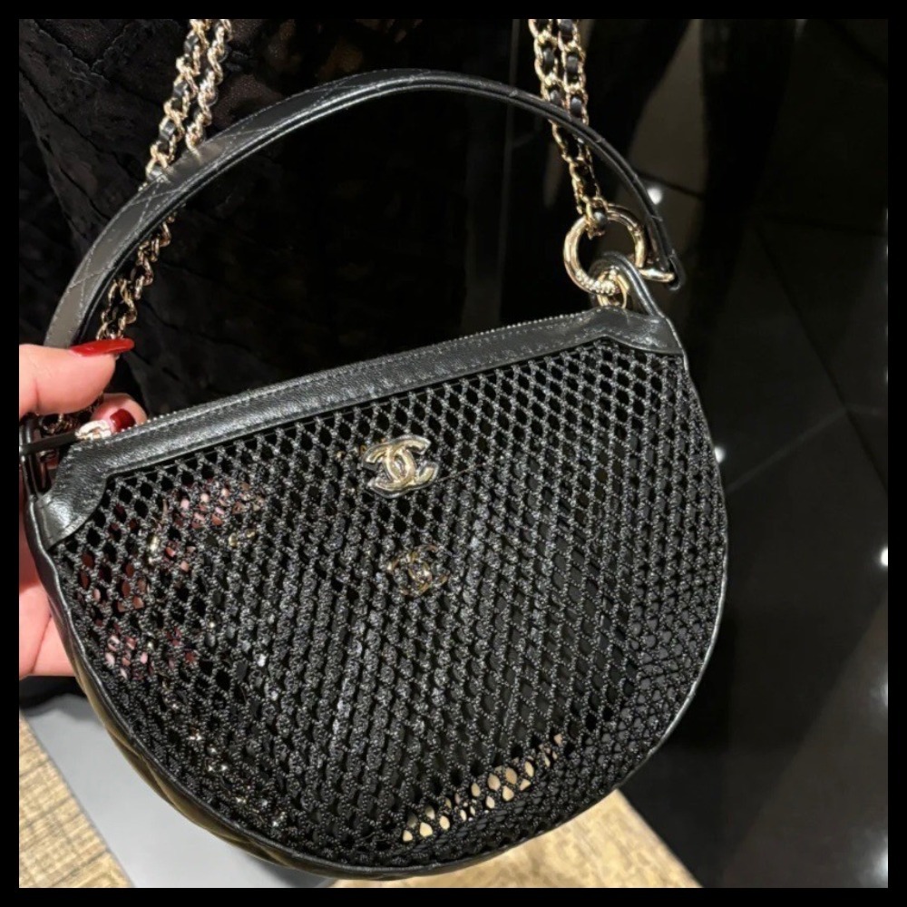 【可愛いフォルム☆】CHANEL チェーンクラッチ