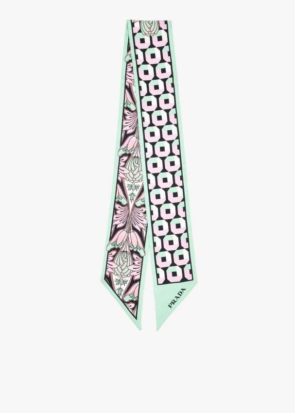 《特徴的なアクセント》【PRADA】プリントシルクツイルスカーフ