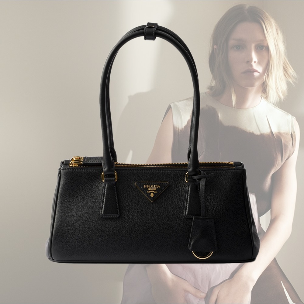【希少】 PRADA galleria ロゴ入り レザー バッグ ブラック