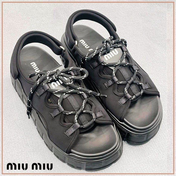 《スポーティー&エレガント》【MiuMiu】スポーティーサンダル