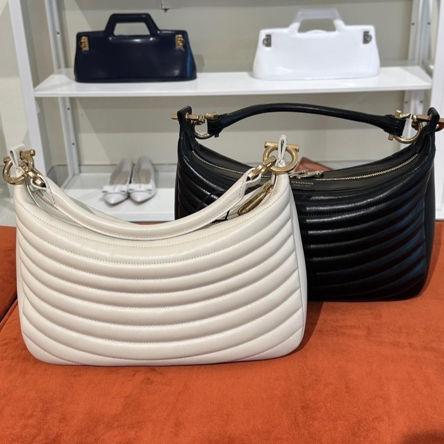 直営店Ferragamo☆SALE! キルティング レザー ショルダーバッグ