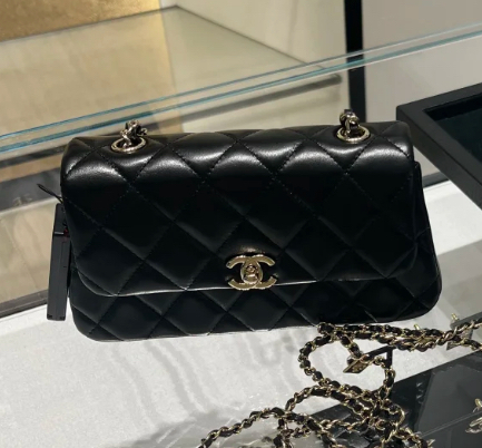 フォルムが可愛い【CHANEL】ボストン ショルダーバッグ org.jpg