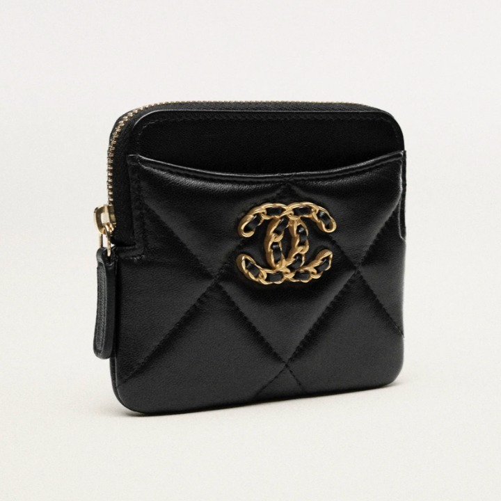 《シンプルで可愛い♡》CHANEL 19 ジップコインパース