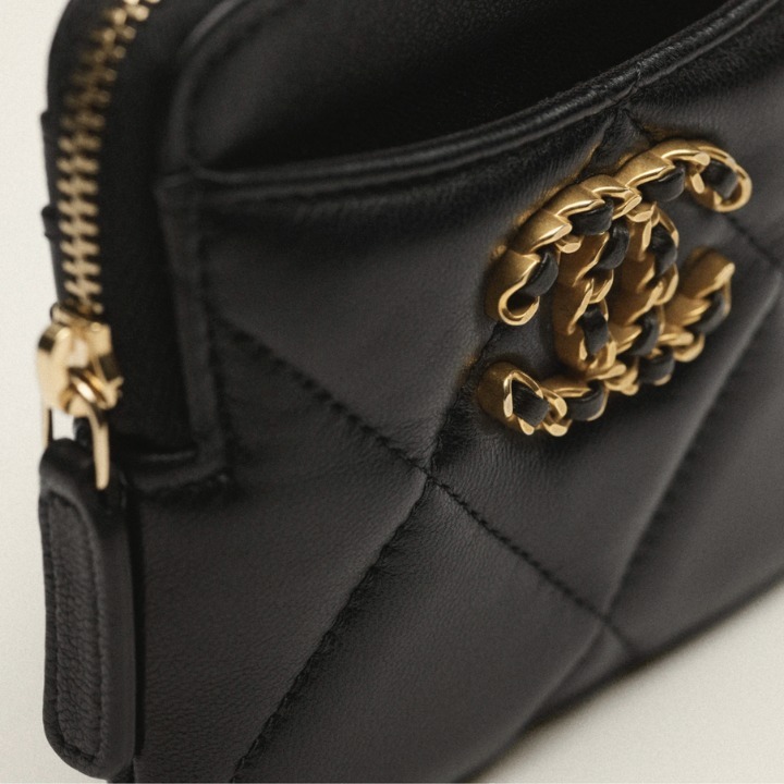 《シンプルで可愛い♡》CHANEL 19 ジップコインパース