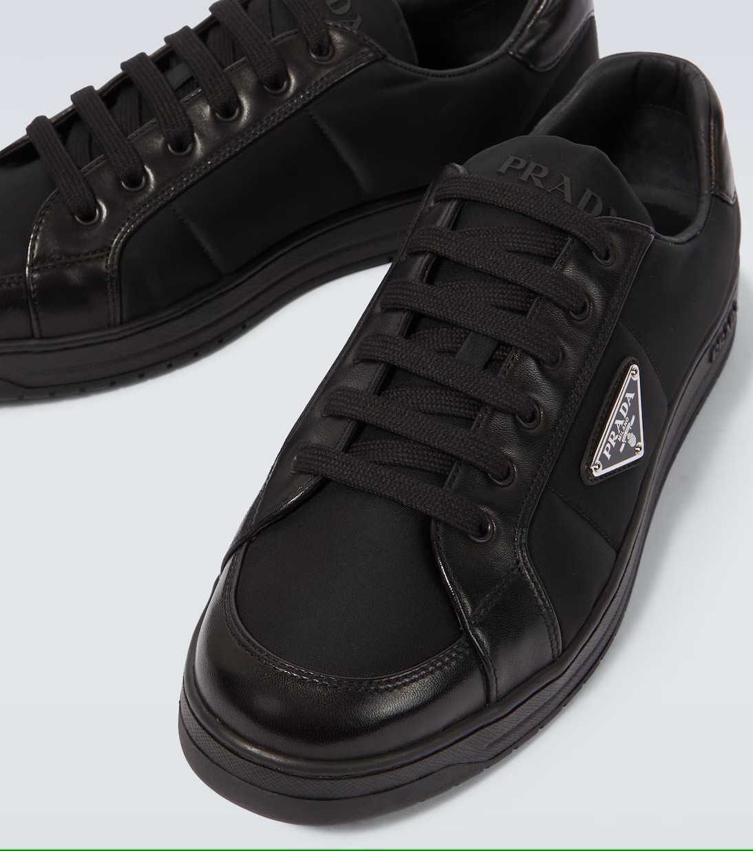 【人気】PRADA◆リナイロン レザー スニーカー 軽量ソール ロゴ ラグジュアリー】PRADA リナイロン&レザースニーカー ブラック