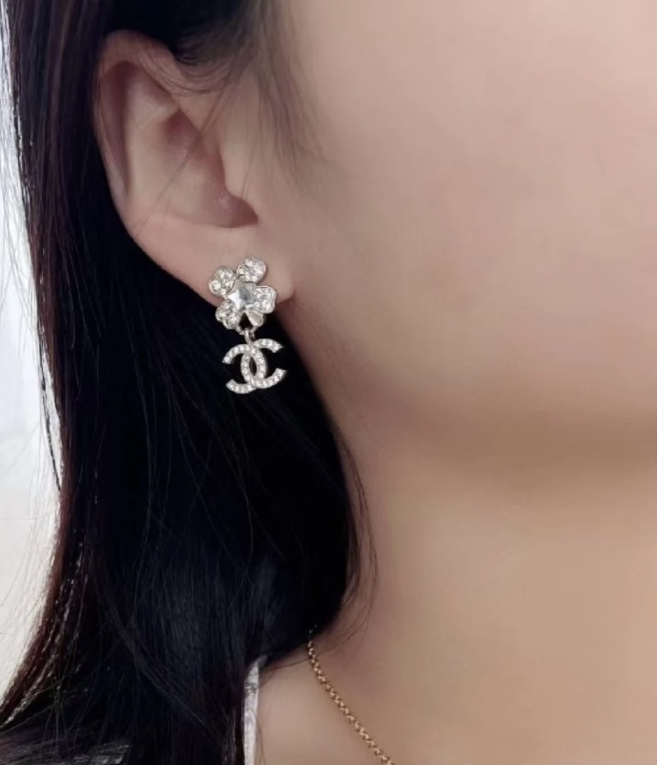 《クリスタルクローバー♪》CHANEL シャネル ピアス