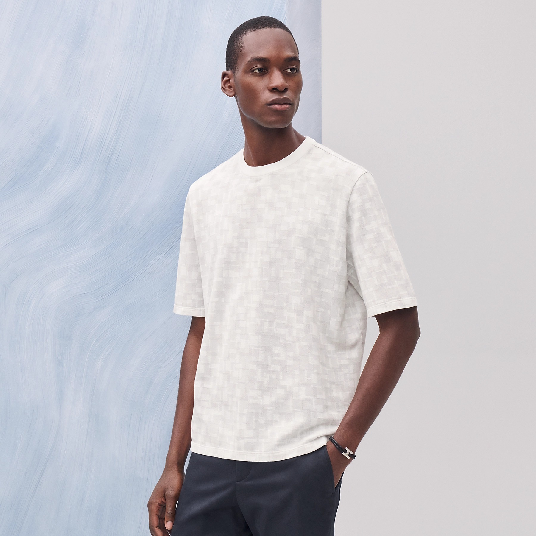 【日常を格上げ】HERMES HレイヤードTシャツ《カルク アン H》