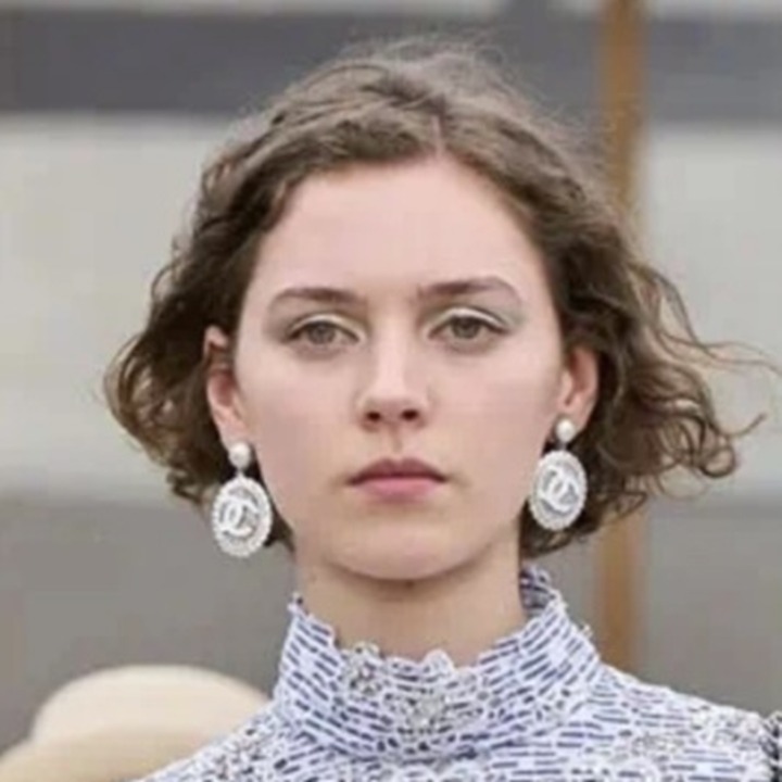 《存在感のあるデザイン☆》CHANEL ピアス CCロゴ