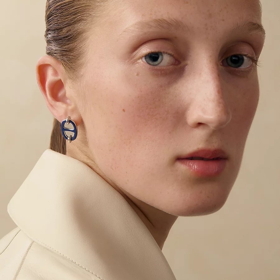 【洗練された輝き】HERMES ミニメイヨン ピアス《Bleu Saphir》