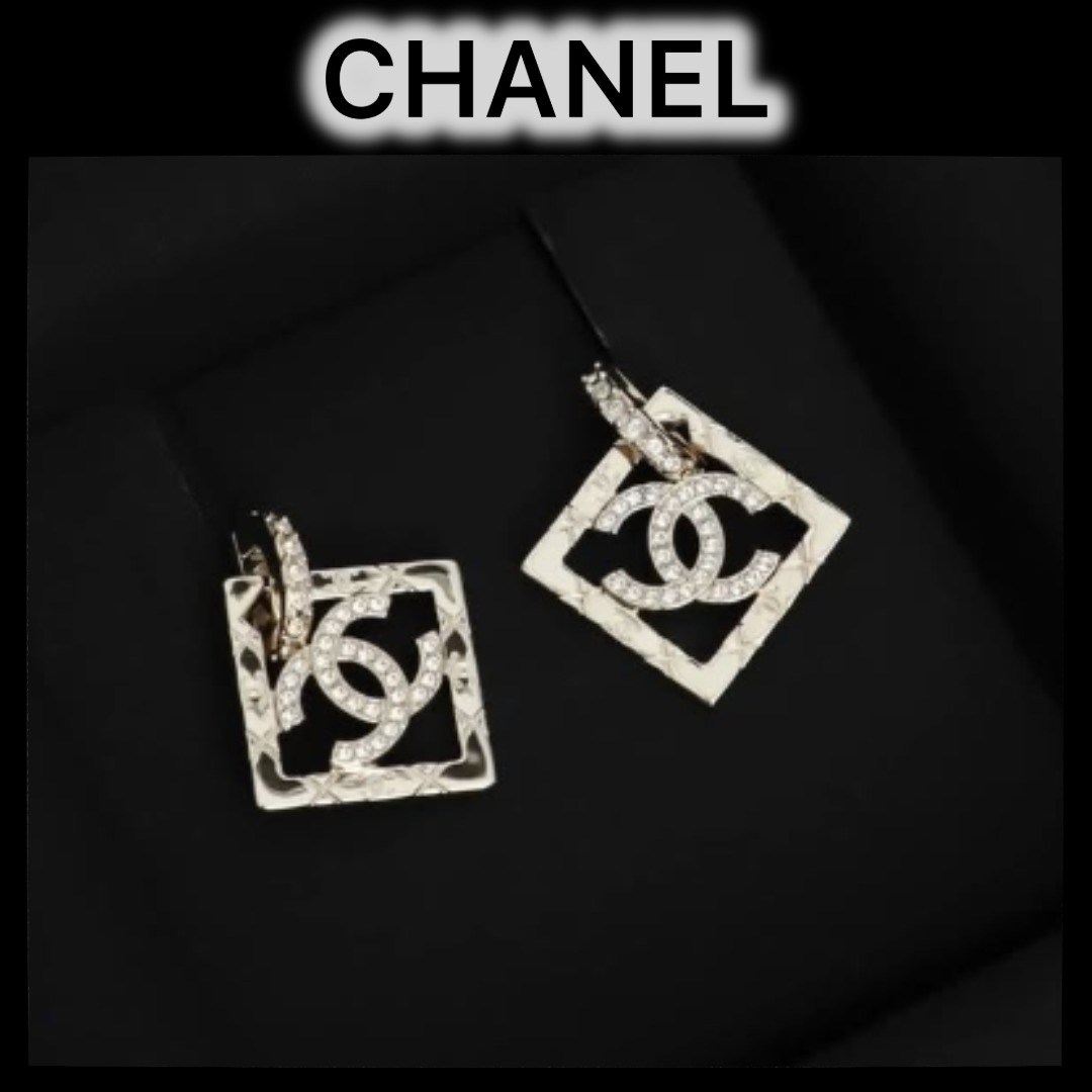 ★スクエアの中にCCロゴ★CHANEL ダングル ピアス