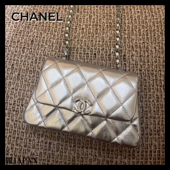 2025年春夏新作♡【CHANEL】シルバー チェーン付きクラッチ