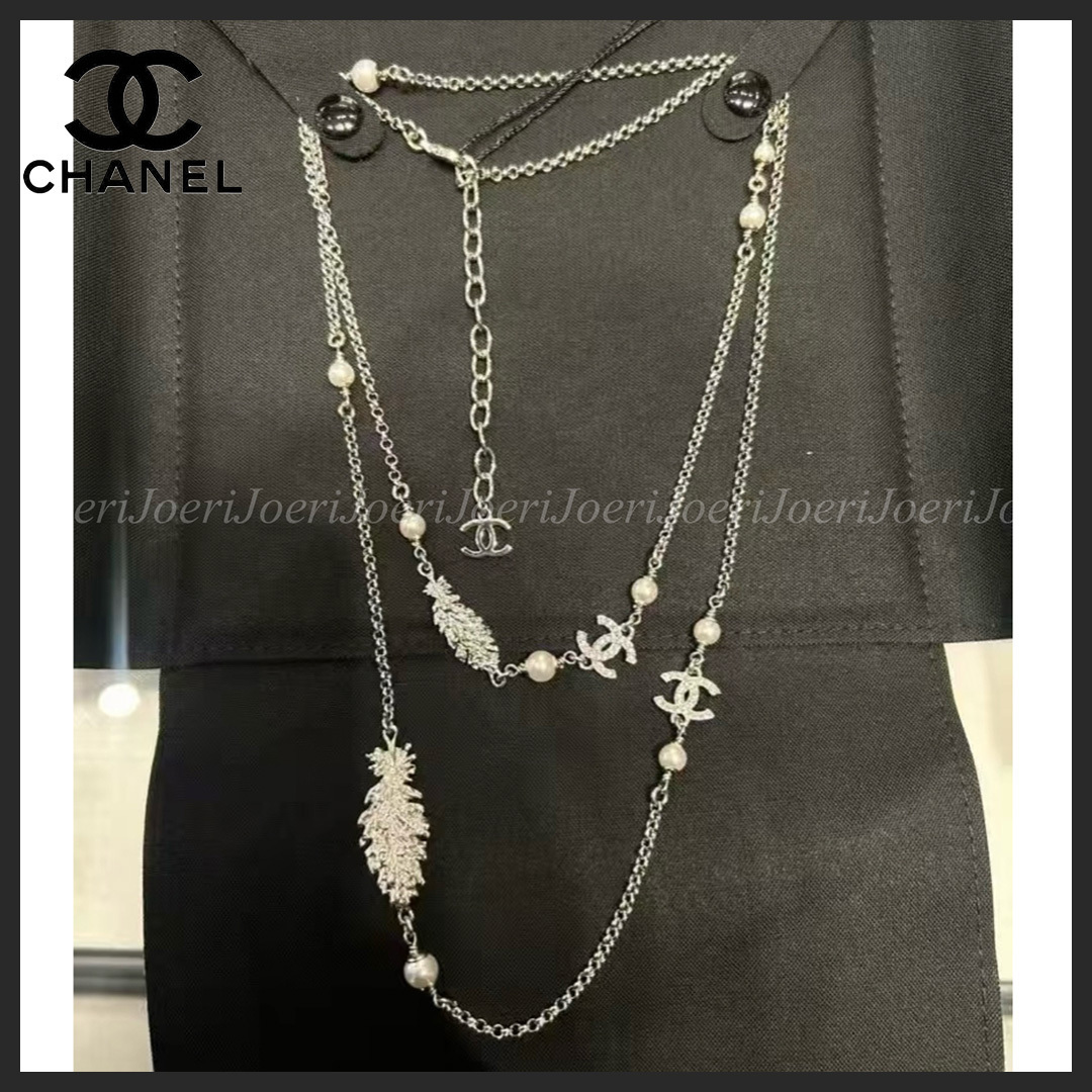 【オシャレな羽根モチーフ♪】 CHANEL ロングネックレス