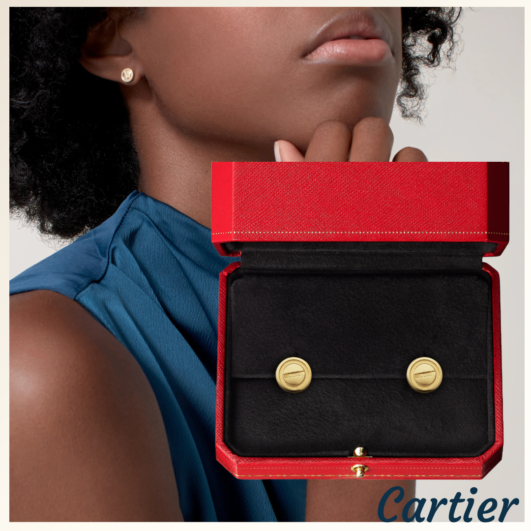 耳元で美しくキラリと上品に輝く《cartier》LOVEスタッドピアス