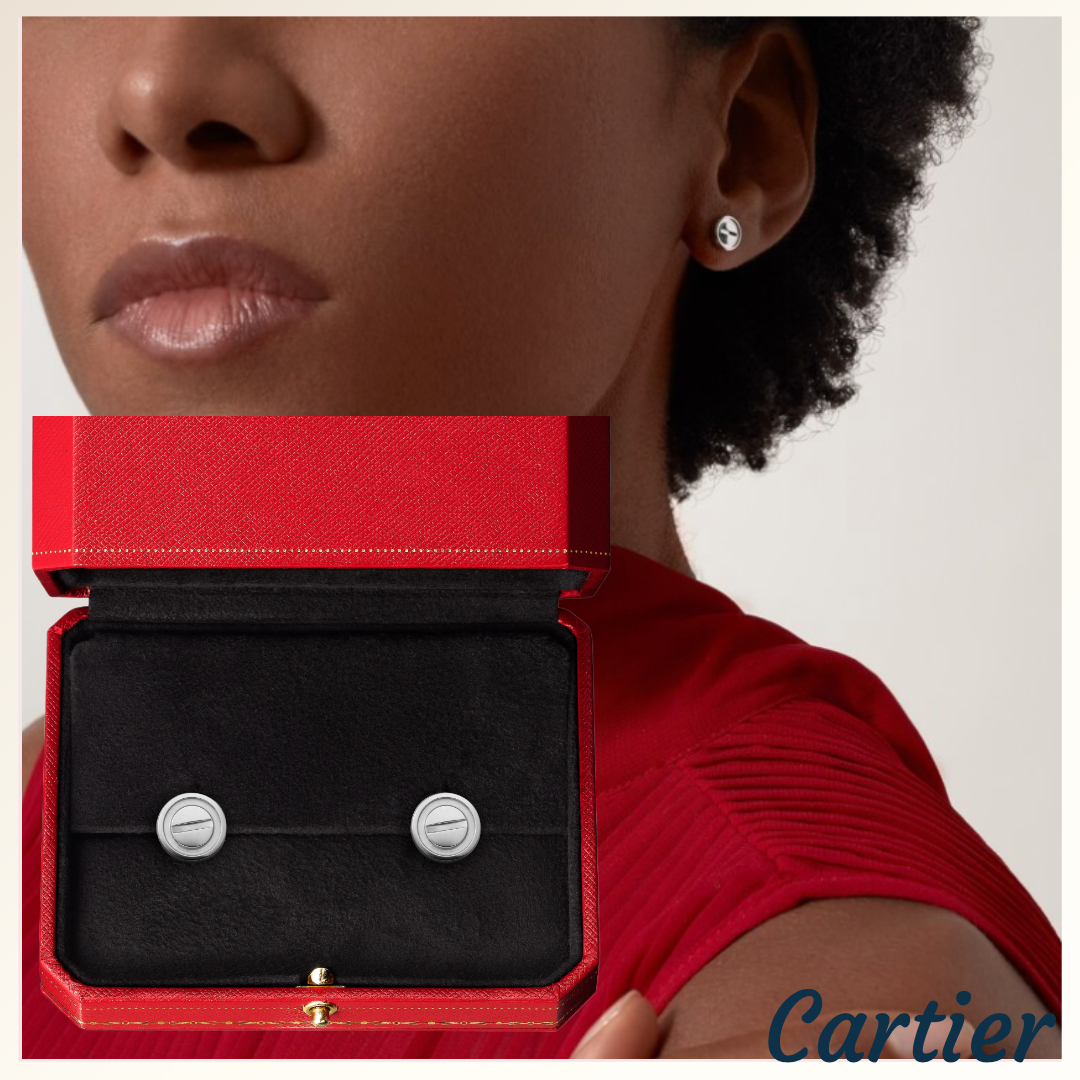 顔回りが華やぐホワイトゴールド《cartier》LOVEスタッドピアス