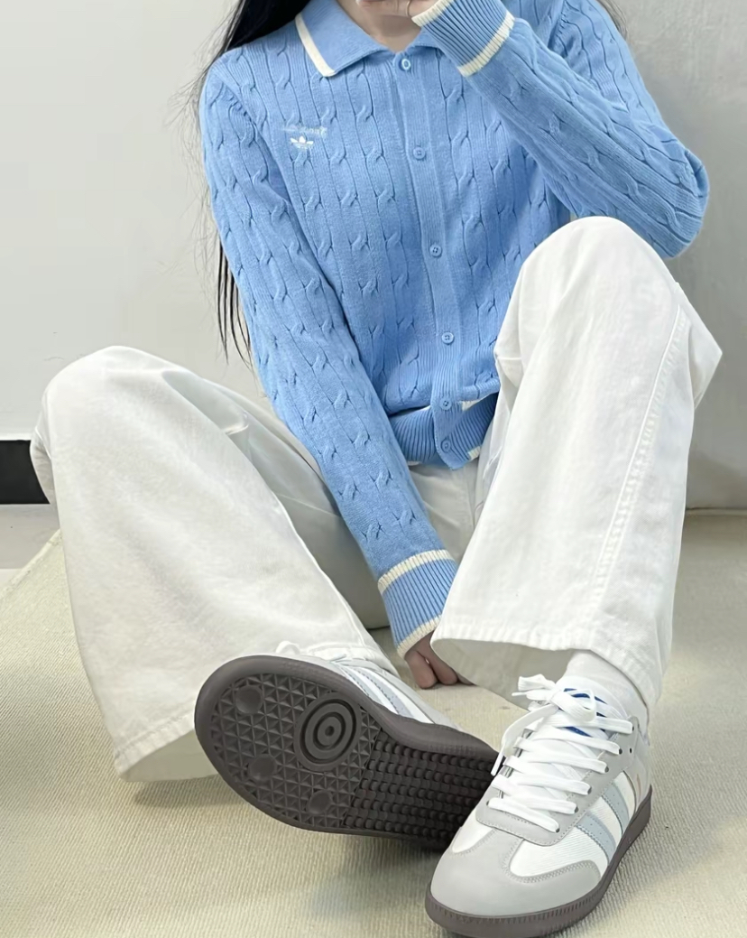 ☆人気☆【adidas】SKY Blue SWEATER 春カラーのカーディガン ☆人気☆【adidas】SKY Blue SWEATER 春カラーのカーディガン
