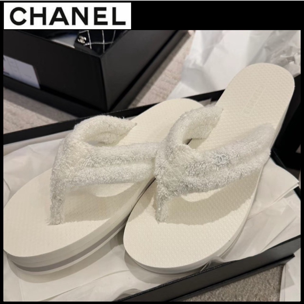 エレガントでふわふわキュートな足元に【CHANEL】ビーチサンダル