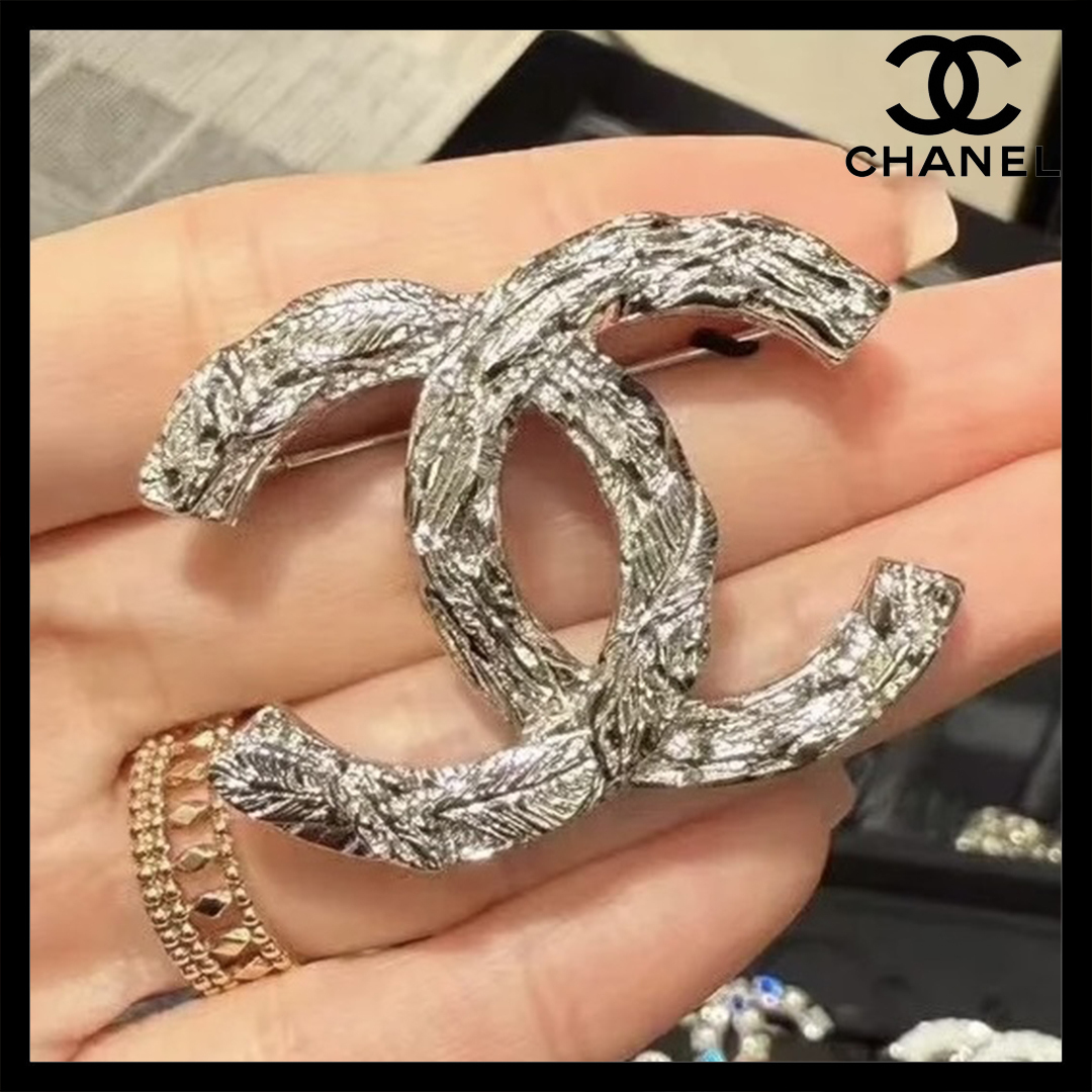 【上品デザイン！高級感♡】CHANEL ブローチ