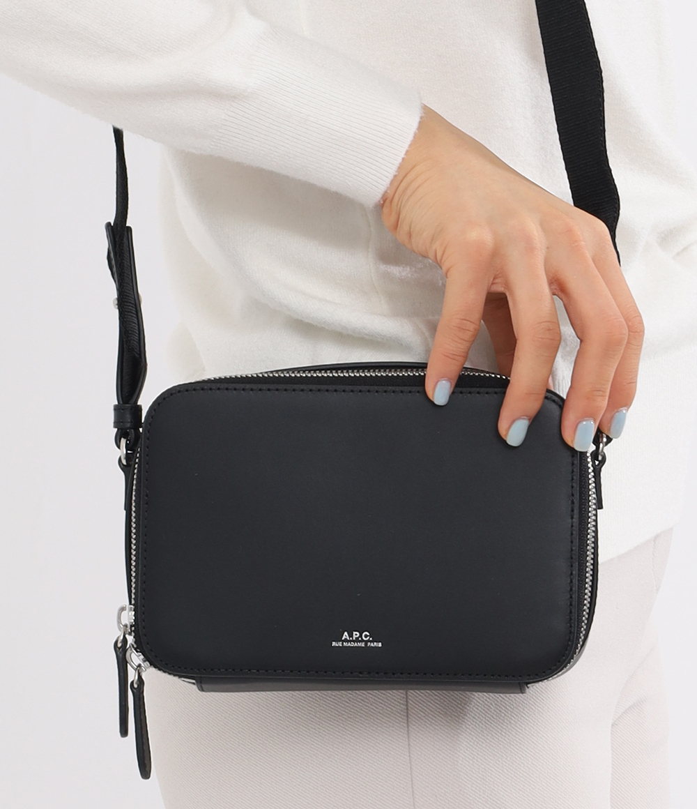 上品【Saint Laurent】カサンドラ マトラッセ カレ カメラバッグ