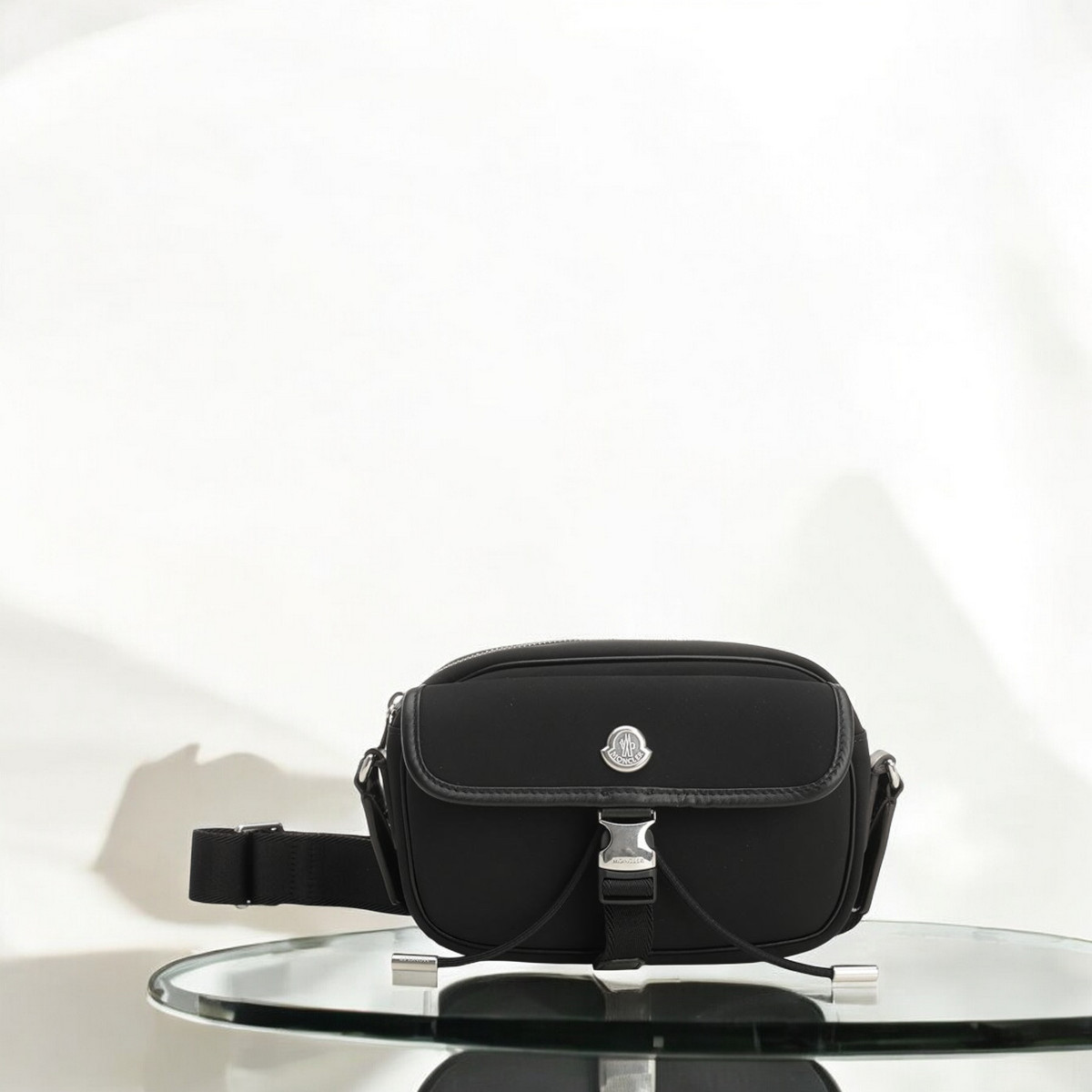 Moncler \