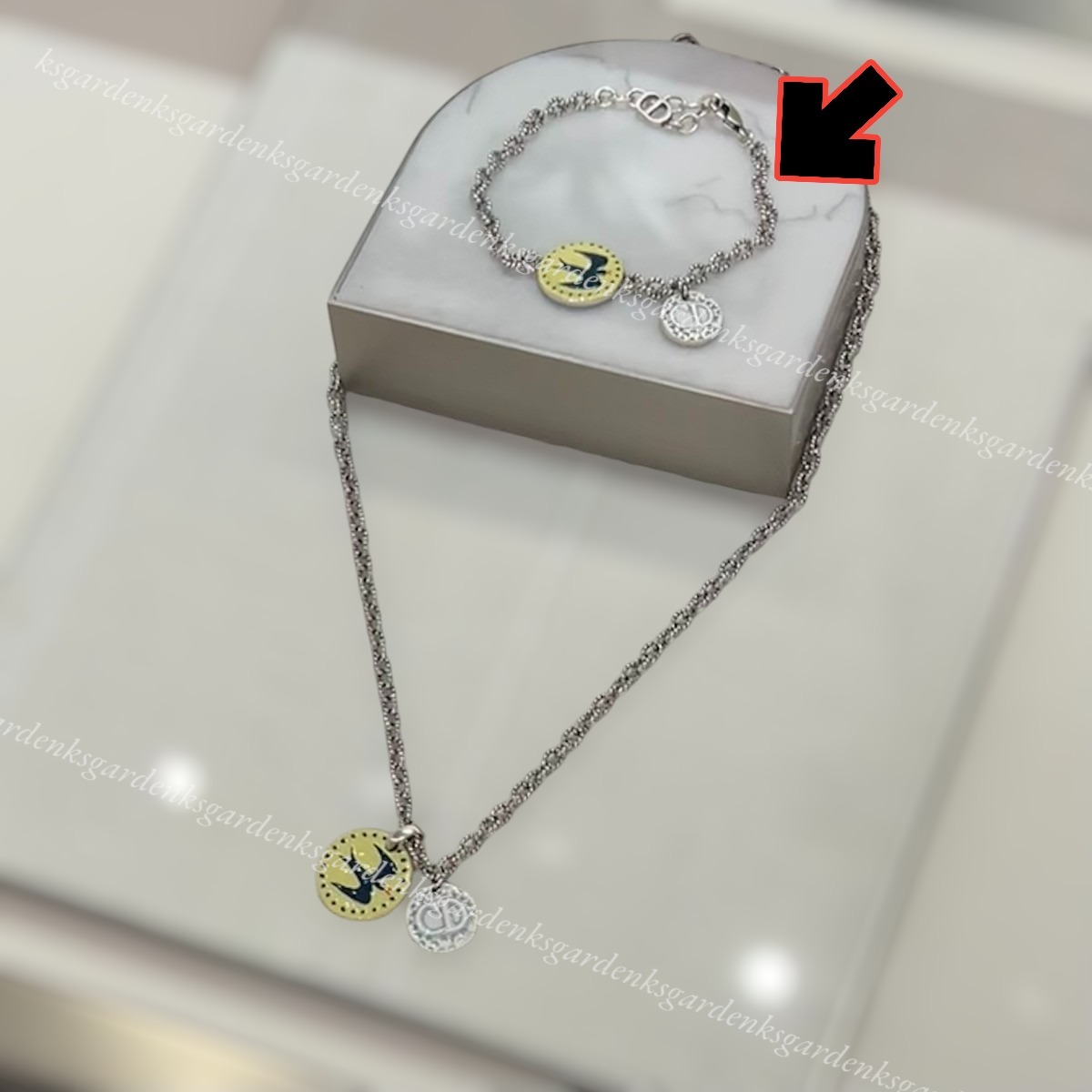 【限定コラボ★】DIOR AND HYLTON NEL チャームブレスレット 限定コラボ!即納!DIOR AND HYLTON NEL チャームブレスレット