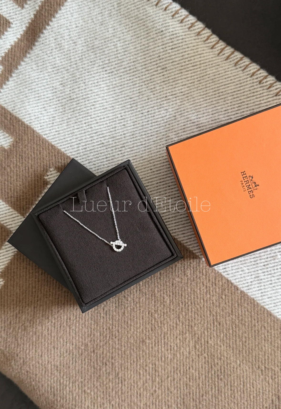 【洗練美】HERMES ペンダント 《フィネス》 ホワイトゴールド