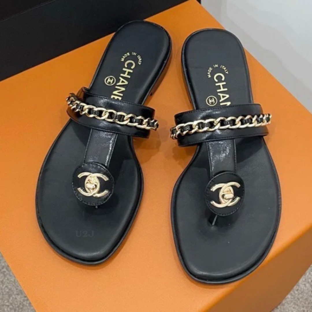 《チェーンが可愛い！！》 CHANEL サンダル